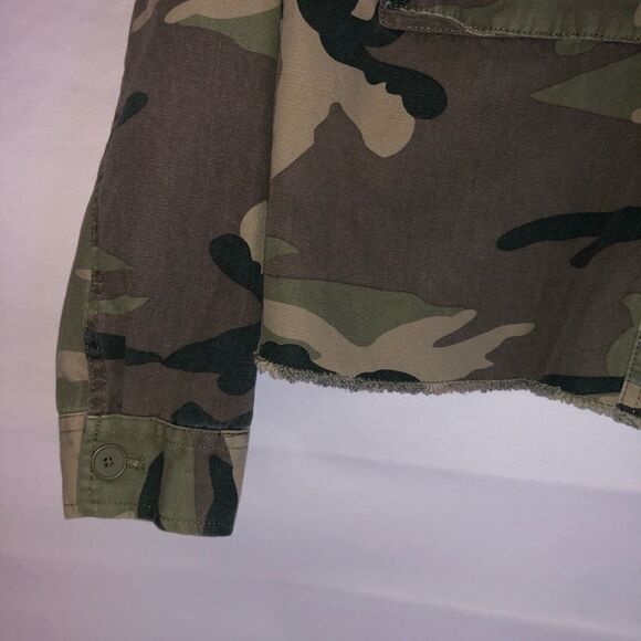 Women's Forever21 Camoflauge Jacket - Picture 8 of 9